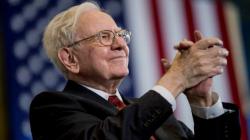 Warren Buffett khuyên sinh viên: Hãy theo đuổi công việc mà bạn muốn làm ngay cả khi không cần tiền bạc